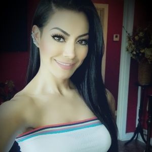 Meet your Posher, Carolina